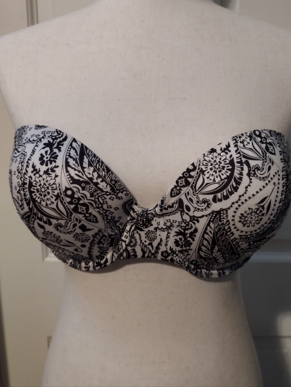 Victoria's Secret Black & White Paisley Strapless Bra